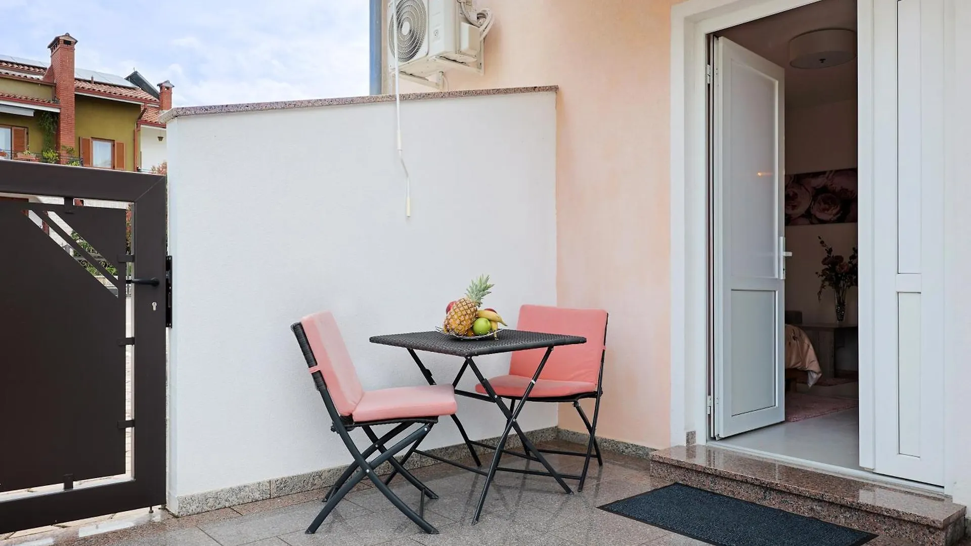 House Maric 0*, Porec